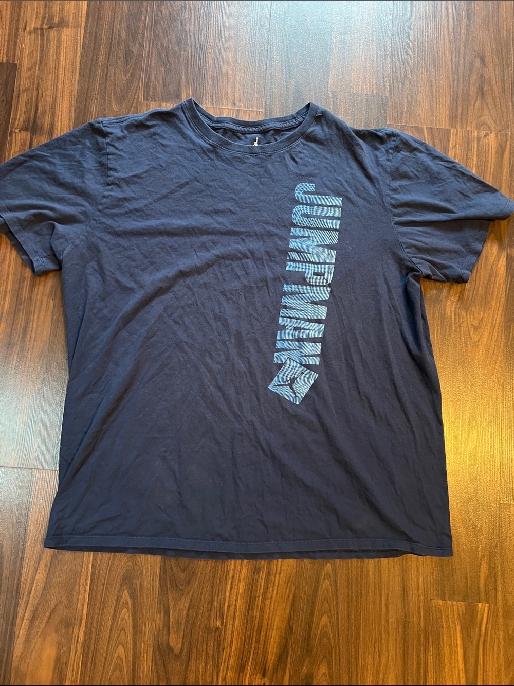 Nike Men's Navy Blue Vertical 'Jumpman' Graphic Short Sleeve Tee